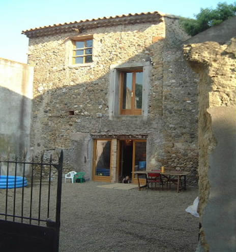 Village House, Roujan